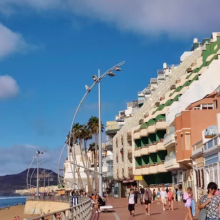 Stylish Near Old Town Апартаменти